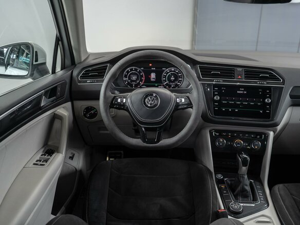 2018 Volkswagen Tiguan Allspace II, белый, 3369000 рублей - вид 10