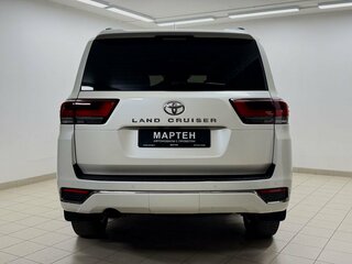 2021 Toyota Land Cruiser 300 Series, белый, 9730000 рублей, вид 5