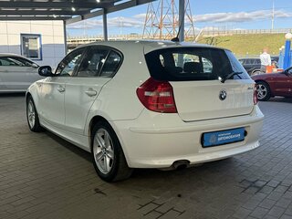 2010 BMW 1 серии 116i I (E81/E82/E87/E88) Рестайлинг, белый, 829000 рублей, вид 3