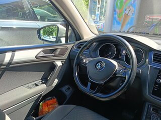 2018 Volkswagen Tiguan II, серебристый, 2850000 рублей, вид 4