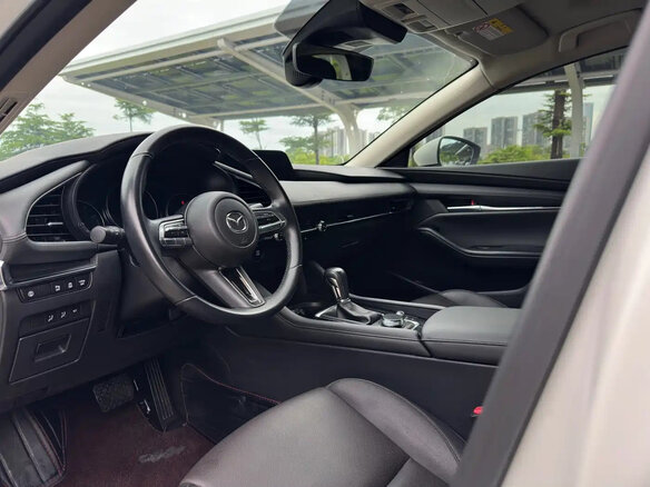 2022 Mazda 3 Axela IV (BP), белый, 1699000 рублей - вид 10