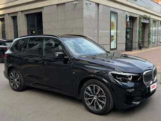 2018 BMW X5 50i IV (G05/G18), чёрный, 4900000 рублей, вид 4