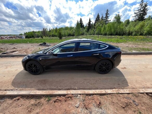 2018 Tesla Model 3 Mid Range I, чёрный, 1999999 рублей - вид 3