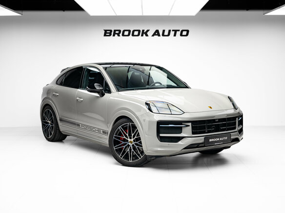 2025 Porsche Cayenne GTS Coupé III Рестайлинг, серый, 20290000 рублей - вид 2