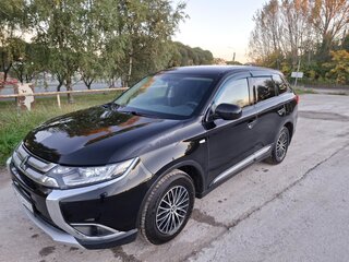 2017 Mitsubishi Outlander III Рестайлинг 2, чёрный, 1600000 рублей, вид 1