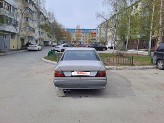 1992 Mercedes-Benz W124 200, серый, 425000 рублей, вид 3