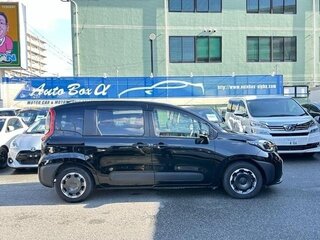 2022 Toyota Sienta III, чёрный, 1230084 рублей, вид 3