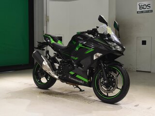 2022 Kawasaki Ninja 400, чёрный, 650000 рублей, вид 1