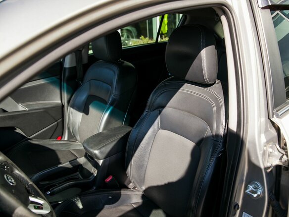 2013 Kia Sportage III, серебристый - вид 13