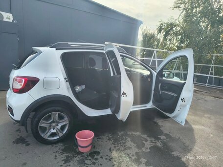 2021 Renault Sandero Stepway II Рестайлинг, белый, 1420000 рублей, вид 3