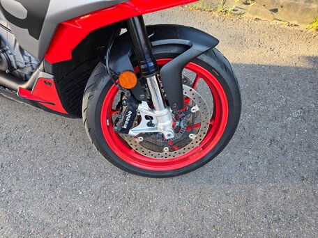 2021 Aprilia Tuono 660, красный, 870000 рублей, вид 5