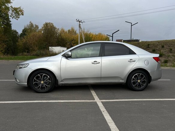 2011 Kia Cerato 6-speed II, серебристый, 650000 рублей - вид 7