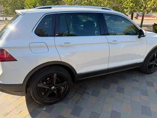 2017 Volkswagen Tiguan II, белый, 2250000 рублей, вид 5