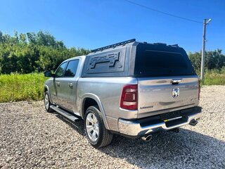 2022 Ram 1500 Crew Cab V, серый, 7290000 рублей, вид 3