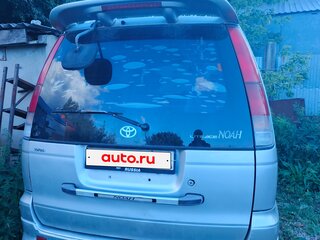 1999 Toyota Town Ace Noah III, серебристый, 210000 рублей, вид 2