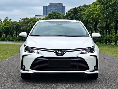 2022 Toyota Corolla XII (E210), белый, 1440000 рублей, вид 3