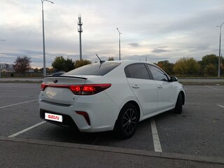 2017 Kia Rio IV, белый, 1200000 рублей, вид 4