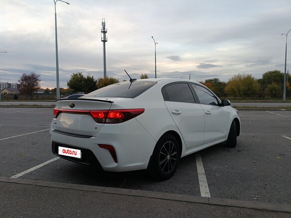 2017 Kia Rio IV, белый, 1159000 рублей - вид 3