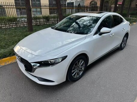 2021 Mazda 3 Axela IV (BP), белый, 1620000 рублей, вид 1