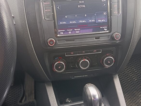 2011 Volkswagen Jetta VI, серебристый - вид 18