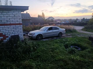 2001 Mercedes-Benz S-Класс 320 IV (W220), серебристый, 275000 рублей, вид 1