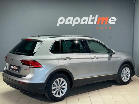 2017 Volkswagen Tiguan II, серый, 2099000 рублей, вид 3