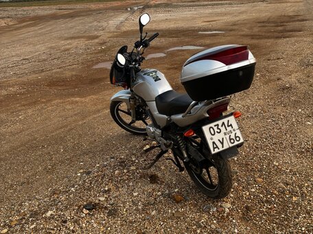 2014 Yamaha YBR125, серебристый, 100000 рублей, вид 4