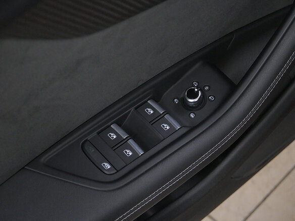 2019 Audi A4 40 TDI V (B9) Рестайлинг, красный, 3690000 рублей - вид 17