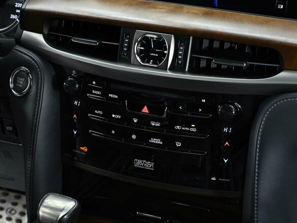 2018 Lexus LX 570 III Рестайлинг 2, белый, 9990000 рублей - вид 19