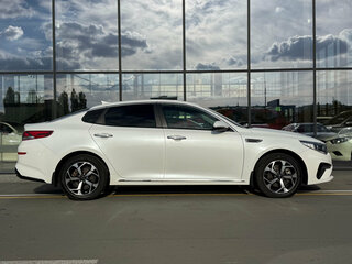 2018 Kia Optima IV Рестайлинг, белый, 1690000 рублей, вид 5