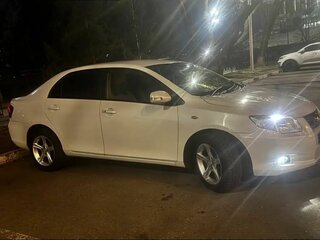 2007 Toyota Corolla Axio X (E140, E150), белый, 600000 рублей, вид 1