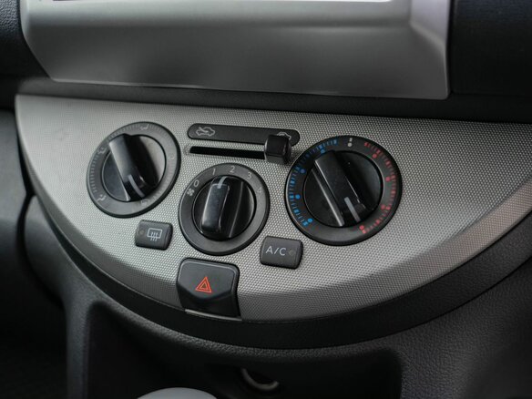 2011 Nissan Note I Рестайлинг, серый, 690000 рублей - вид 15