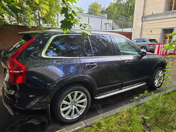 2018 Volvo XC90 Recharge II, синий, 4600000 рублей - вид 1