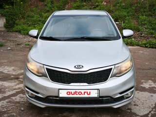 2016 Kia Rio III Рестайлинг, серебристый, 980000 рублей, вид 2