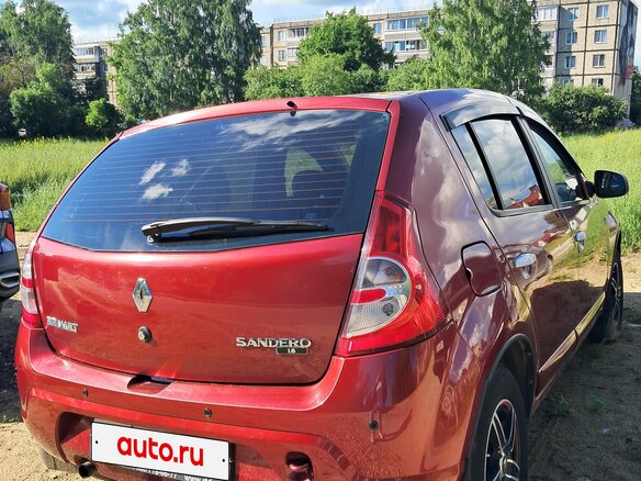 2010 Renault Sandero I, красный - вид 1