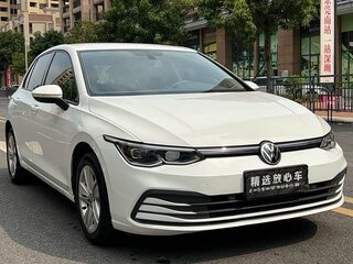2023 Volkswagen Golf VIII, белый, 1600000 рублей, вид 3