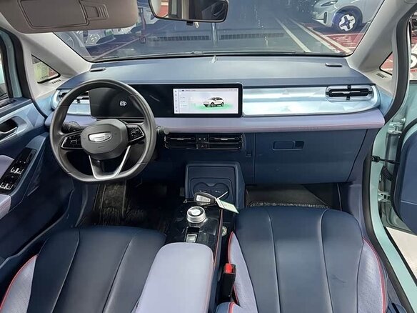 2025 Geely Geometry E 39.4 kWh, чёрный, 1299000 рублей - вид 8