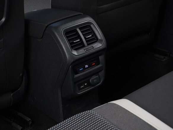 2019 Volkswagen Tiguan II, серебристый, 2255444 рублей - вид 11