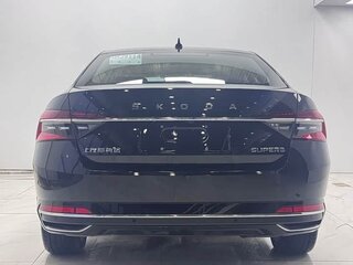 2023 Skoda Superb III Рестайлинг, чёрный, 1850000 рублей, вид 3
