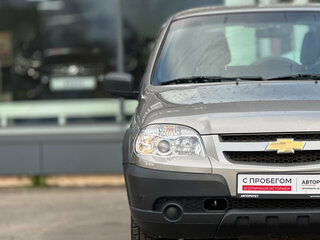 2018 Chevrolet Niva I Рестайлинг, серый, 789000 рублей, вид 4