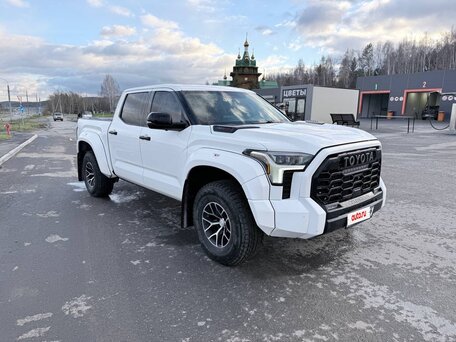 2022 Toyota Tundra CrewMax III, белый, 10500000 рублей, вид 1