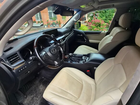 2017 Lexus LX 570 III Рестайлинг 2, серый, 6700000 рублей - вид 6