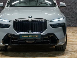 2026 BMW X7 40i I (G07) Рестайлинг, серый, 18490000 рублей, вид 3