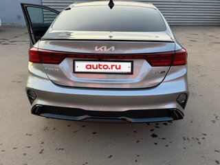 2023 Kia Forte III Рестайлинг, серый, 2500000 рублей, вид 3