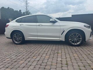 2021 BMW X4 20d II (G02), белый, 5250000 рублей, вид 3