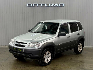 2014 Chevrolet Niva I Рестайлинг, серебристый, 677000 рублей, вид 1