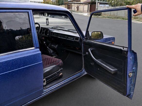 2007 Lada (ВАЗ) 21053-20, синий, 170000 рублей - вид 9