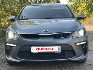 2017 Kia Rio IV, серый, 1350000 рублей, вид 2
