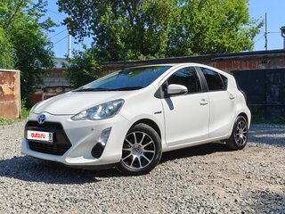 2016 Toyota Aqua I Рестайлинг, белый, 835000 рублей, вид 1