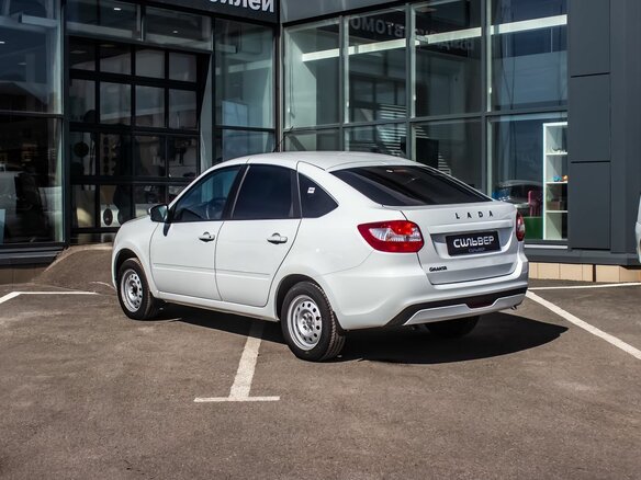 2026 Lada (ВАЗ) Granta I Рестайлинг, белый, 1017000 рублей - вид 4